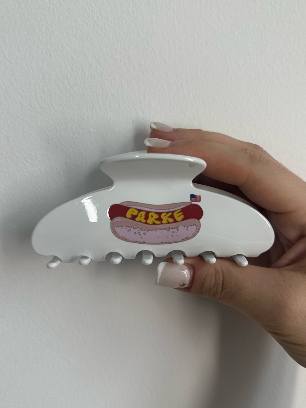 PARKE Hot Dog Claw Clip & Embroidered Pouch Summer Fridays 2026